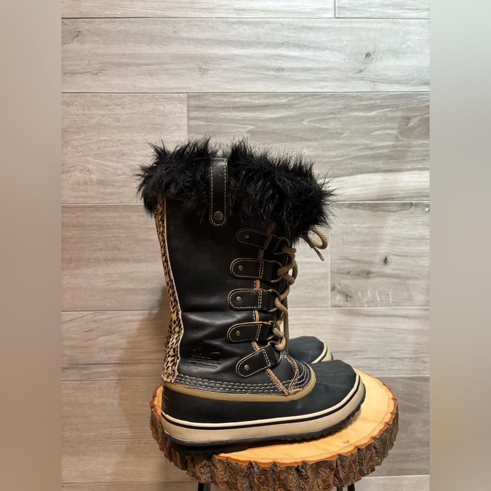 Sorel Joan of Arctic Limited edition Winter Boots leopard print size 6